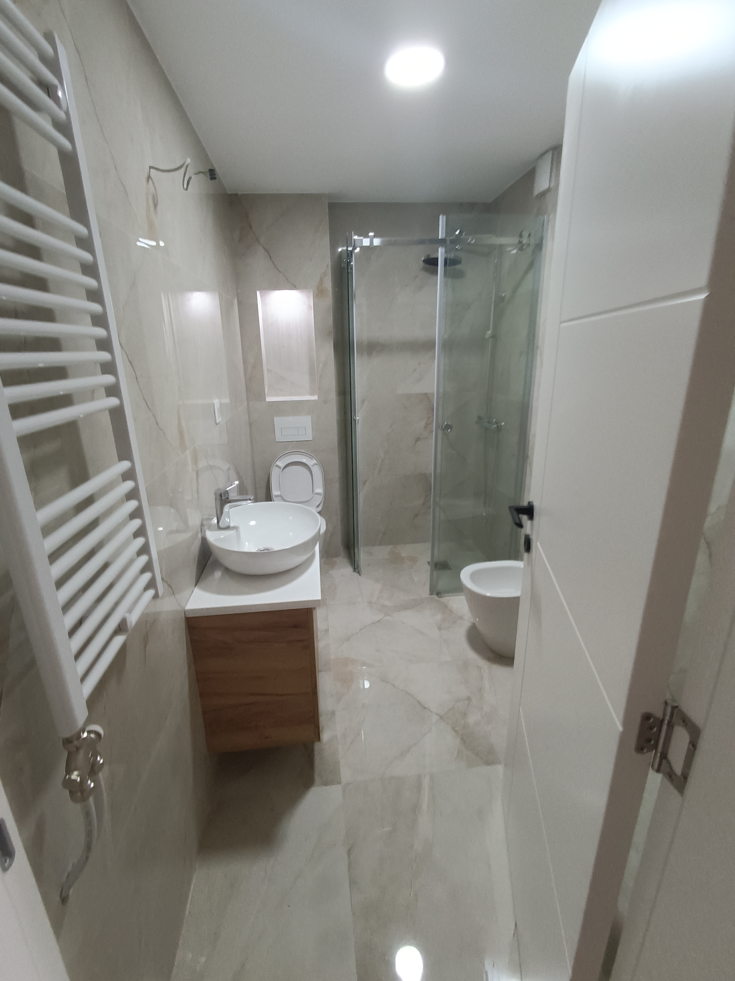 U blizini Delte, Četvorosoban stan na prodaju, 88m², 202.400€
