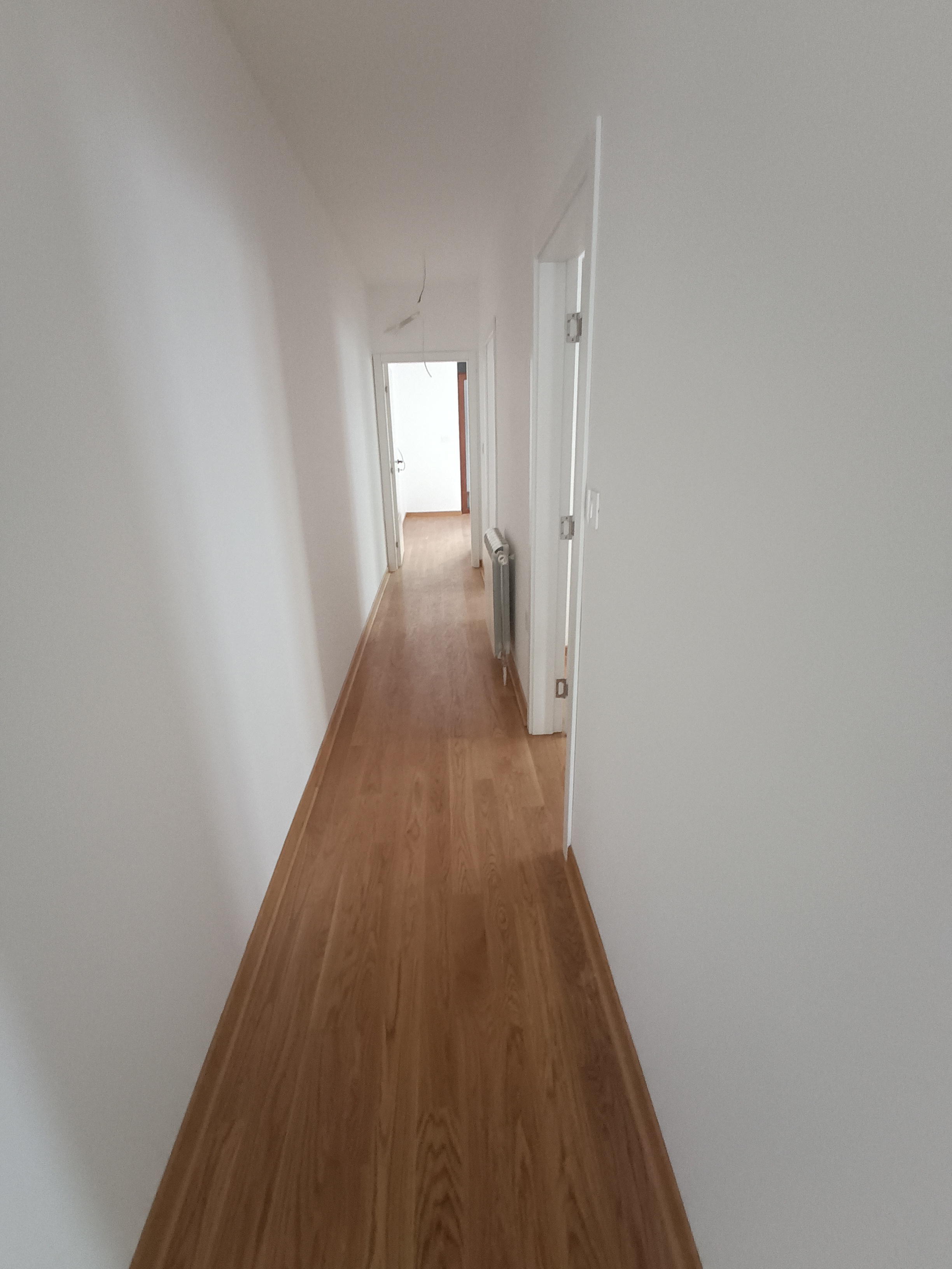 U blizini Delte, Četvorosoban stan na prodaju, 88m², 202.400€