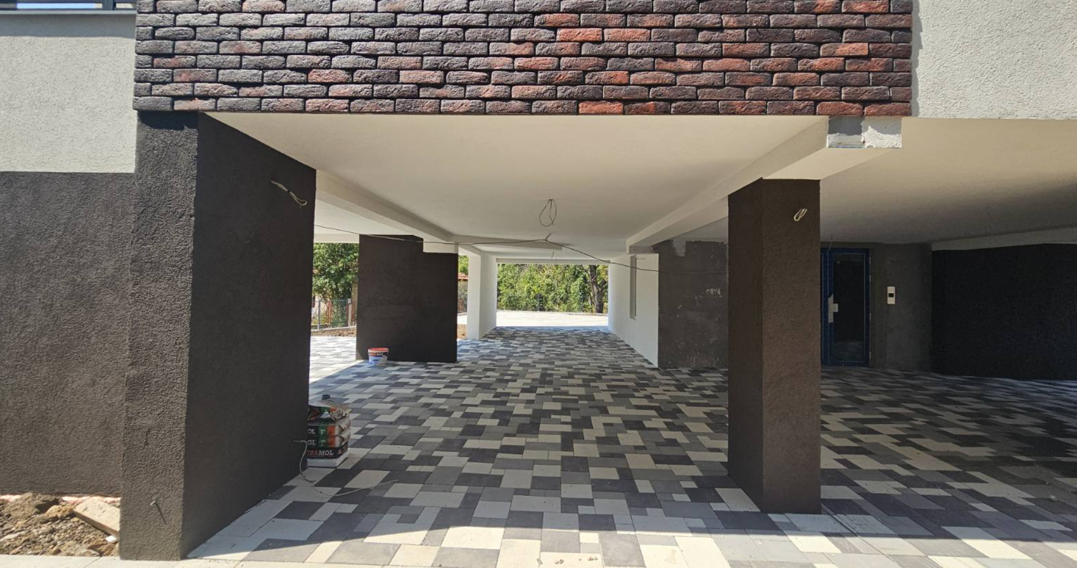 IV + krovna terasa 32m2 + 60m2 na korišćenje
