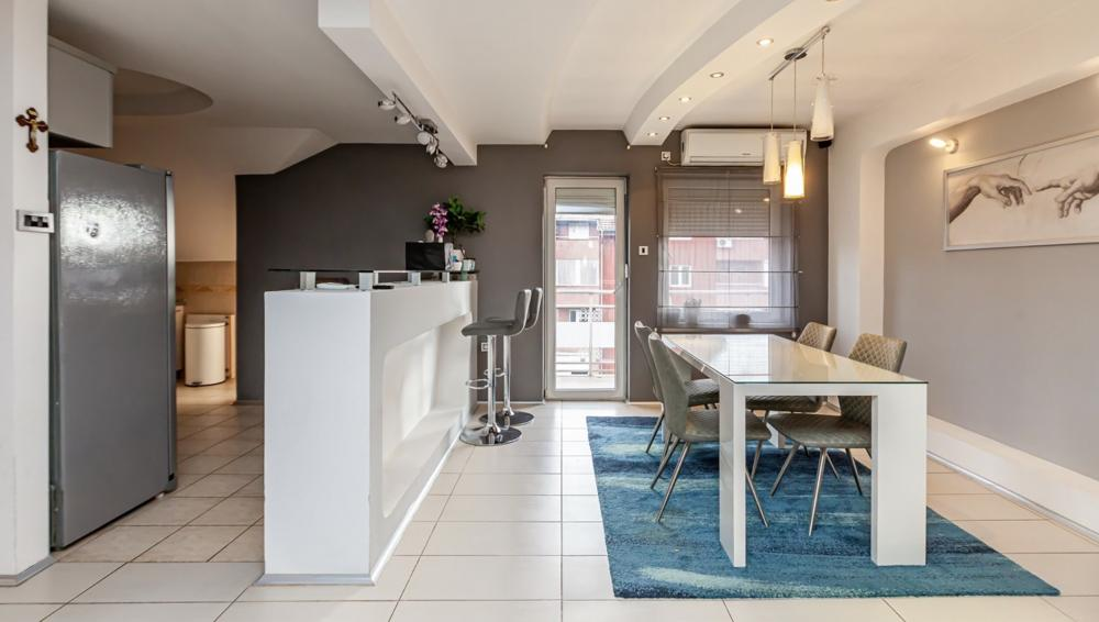 Četvorosoban stan na prodaju, 199m², 209.945€
