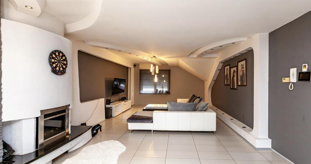 Četvorosoban stan na prodaju, 199m², 209.945€