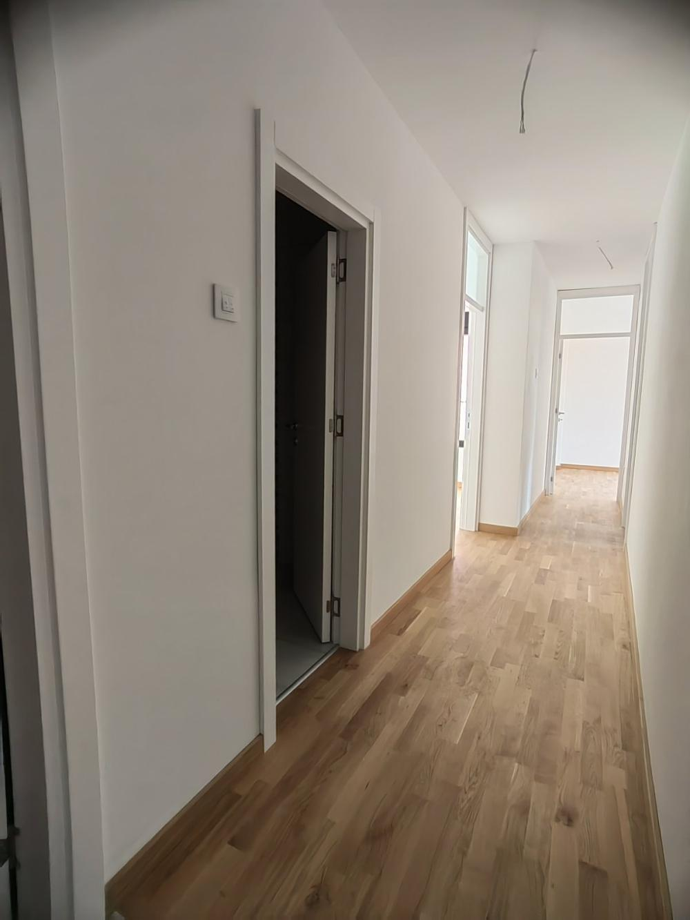 3.5 useljiv stan na mirnoj lokaciji u centru